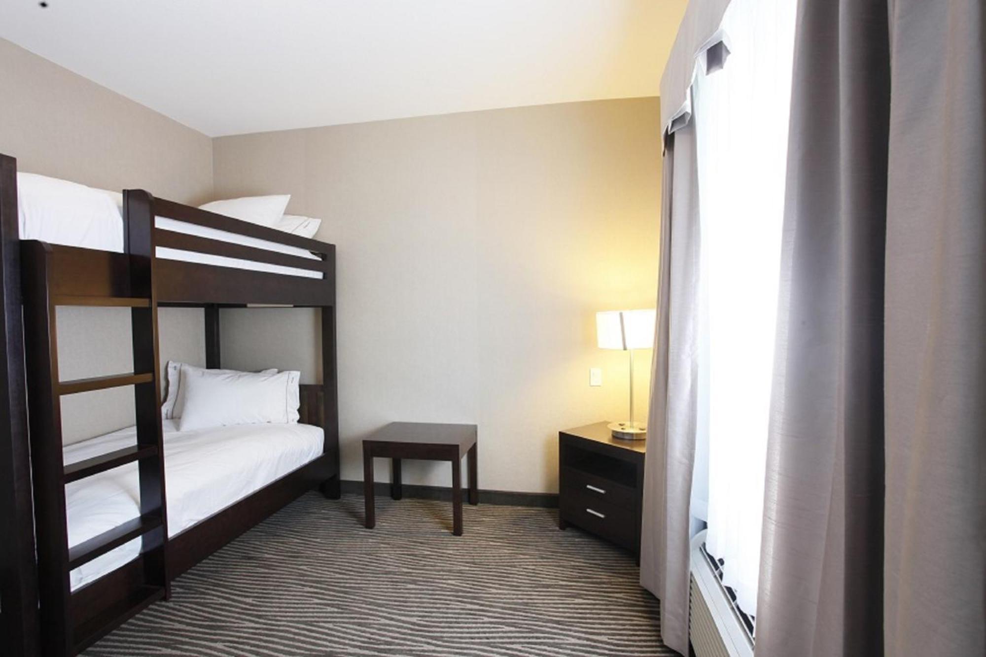 Holiday Inn Express Fort St John By Ihg Fort St. John Exterior photo