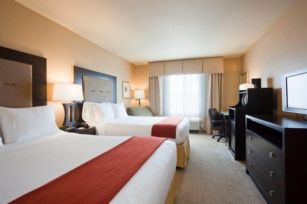 Holiday Inn Express Fort St John By Ihg Fort St. John Exterior photo